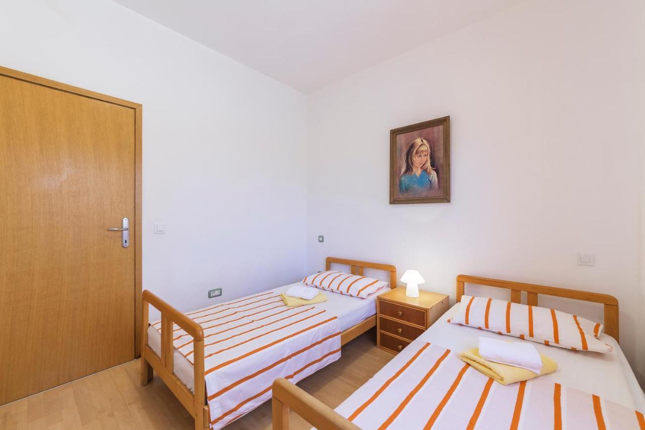 Apartments Pino Pula Exterior foto