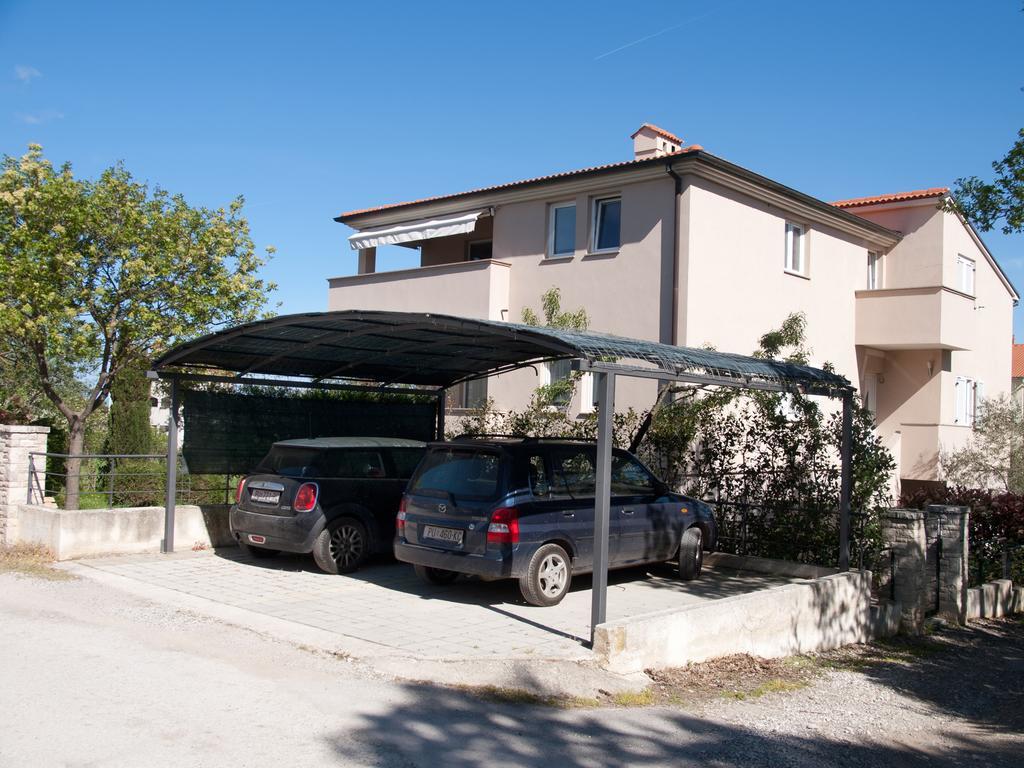 Apartments Pino Pula Exterior foto